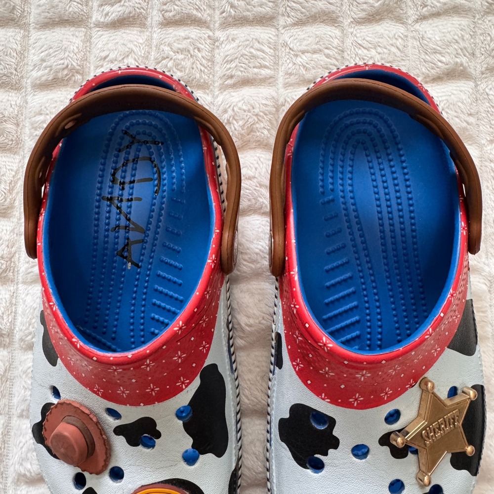 Crocs Youth 3 Toy Story Woody Classic Clogs Sheriff Jibbitz - Picture 4 of 9